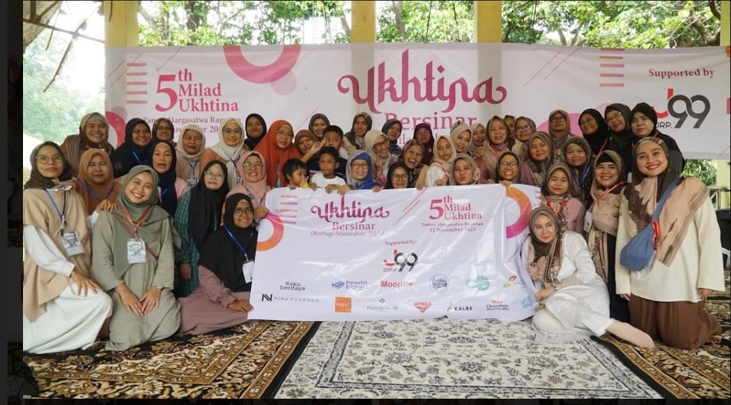  Komunitas pengajian Ukhtina menggelar peringatan milad kelima bertemea 