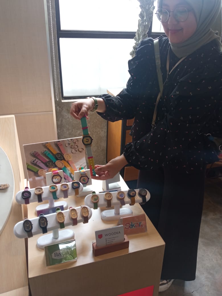 Produsen produk lokal di Bandung mendapat dukungan dari Tokopedia