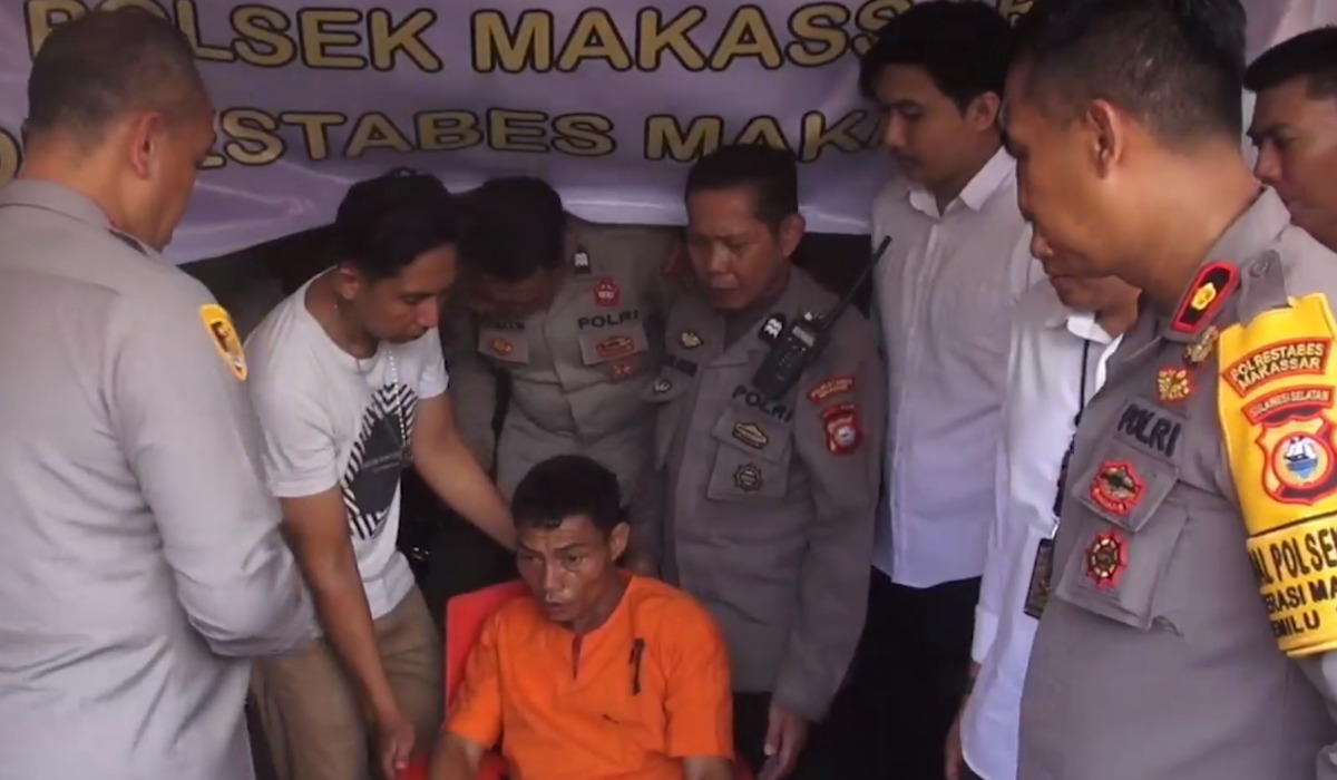 Tersangka pelaku pembunuhan sadis ibu dan anak di Makassar.
