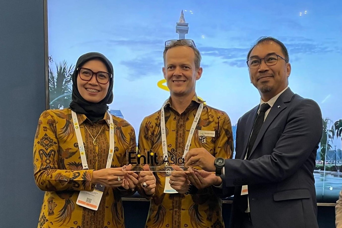 Dari kiri ke kanan: Sekjen MKI Arsyadany G Akmalaputri, CEO of Clarion Events Asia Richard Ireland dan Acting CEO of MyCEB Zain Azrai 