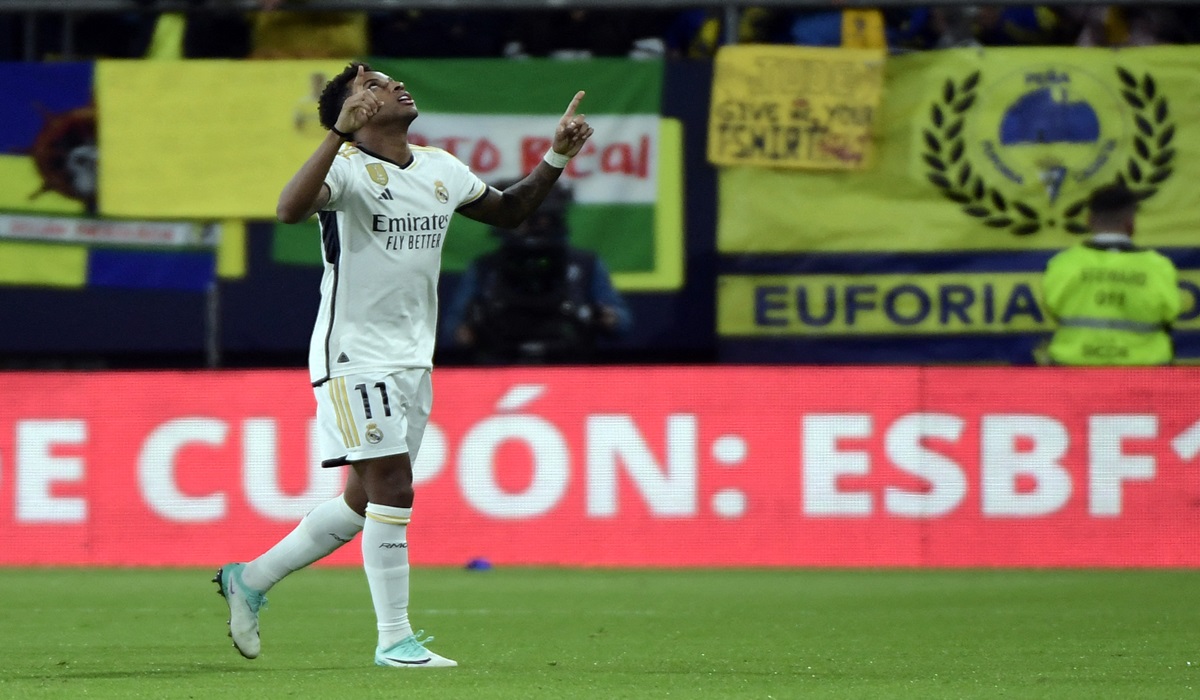 Gelandang Real Madrid Rodrygo melakukan selebrasi usai mencetak gol ke gawang Cadiz di laga La Liga.