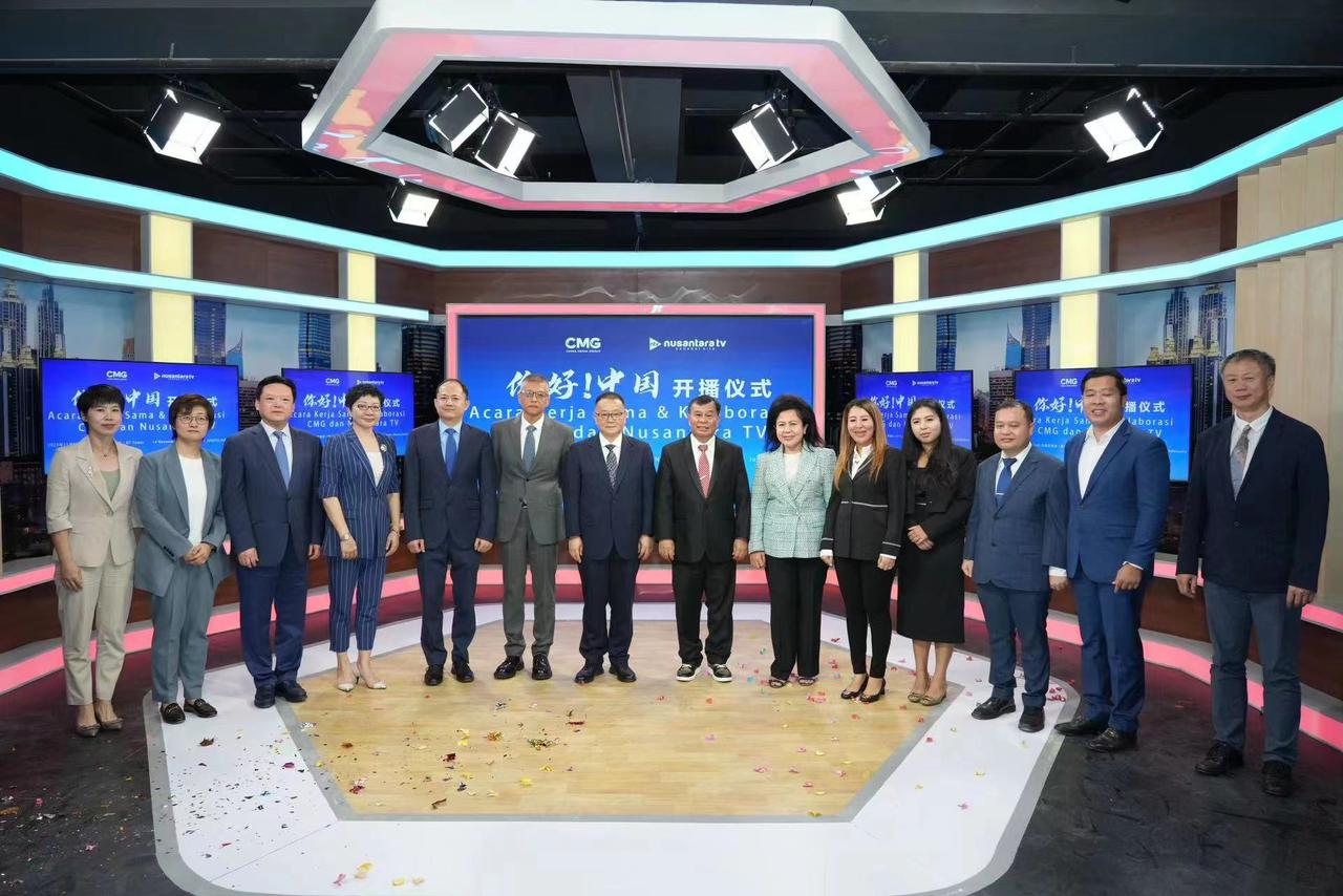 Peluncuran program televisi yang diproduksi bersama China Media Group (CMG) dan Nusantara TV (NTV) Indonesia di Jakarta, Selasa (14/11).
