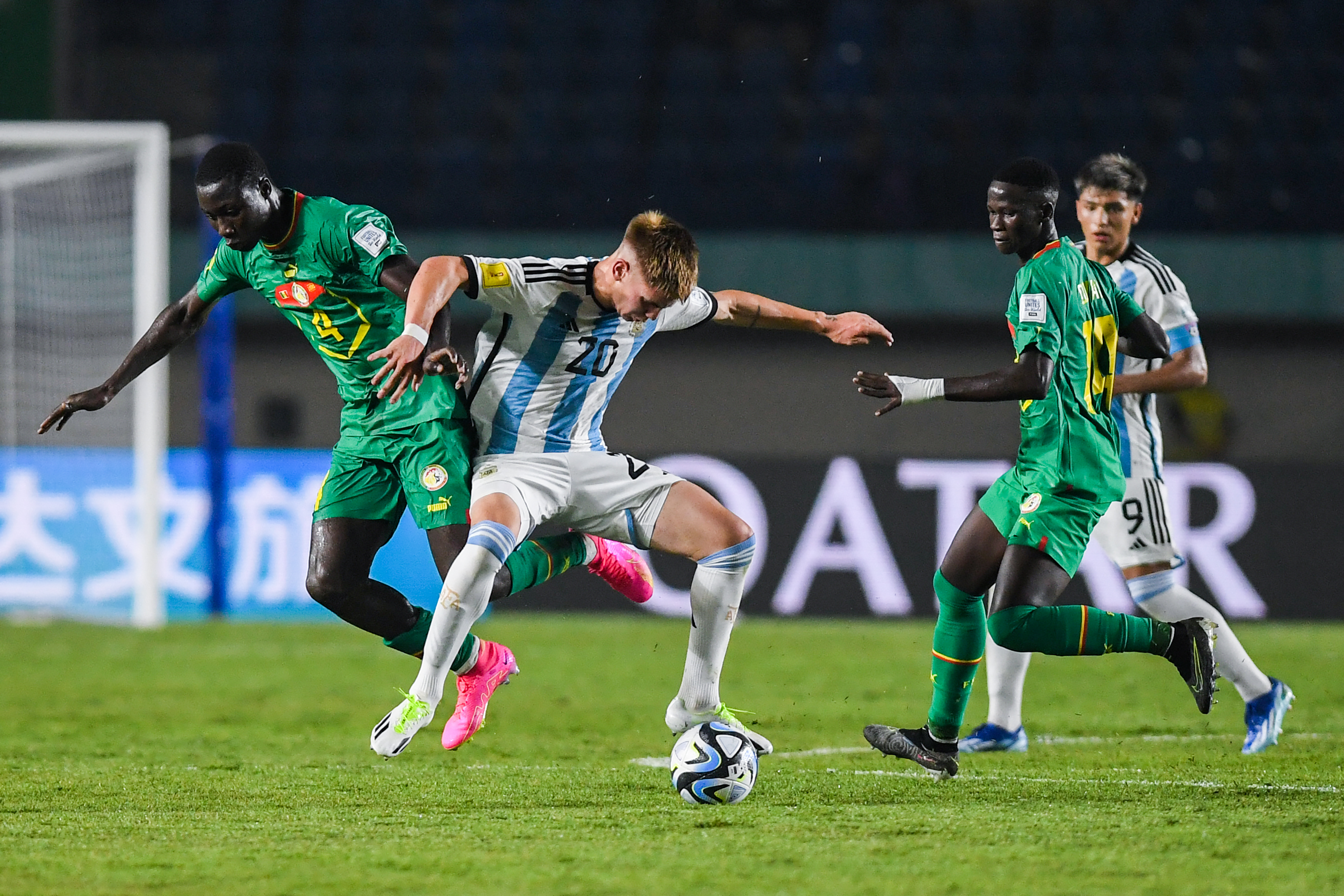 Pertandingan Piala Dunia U-17 antara tim Argentina melawan Senegal di Stadion si Jalak Harupat