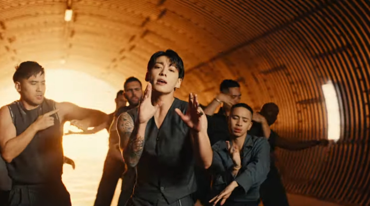 Salah satu penampilan Jungkook BTS di album Golden.