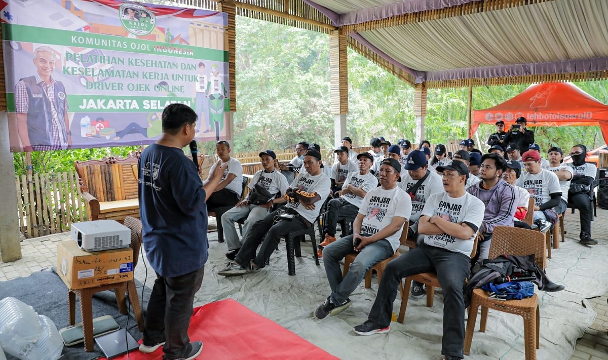 Sosialisasi keselamatan berkendara untuk driver ojek online