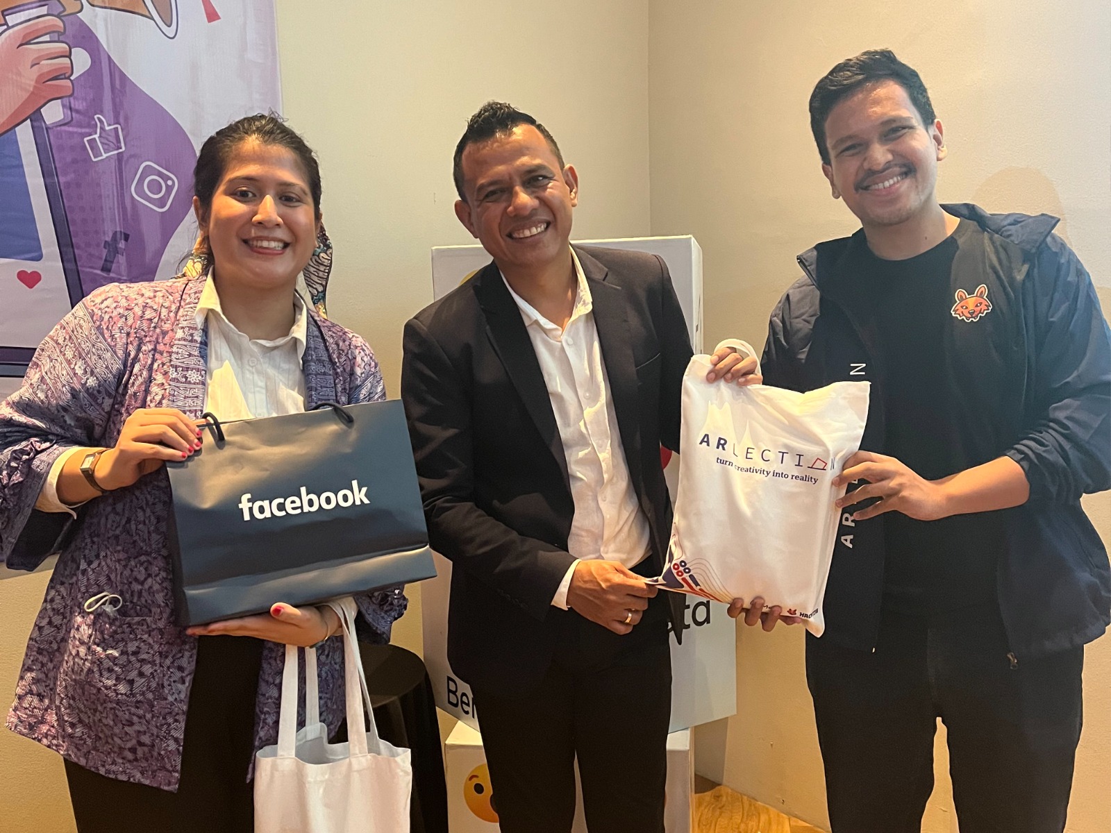 Hacktiv8 berkolaborasi dengan Meta mengajak anak muda mengikuti 