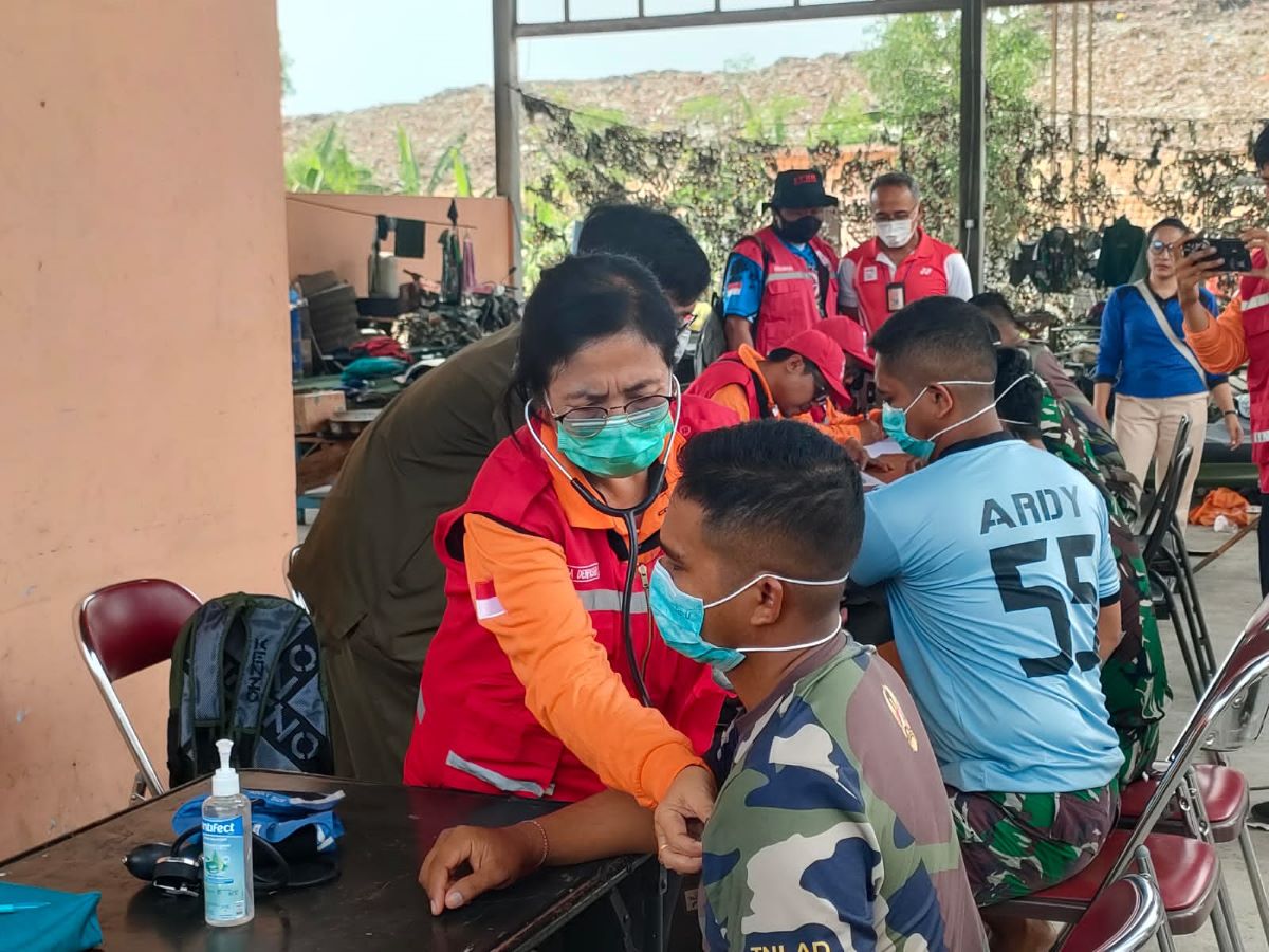 Dua posko kesehatan dibuka Dinas Kesehatan Kota Denpasar guna menanggulangi dampak kesehatan akibat kebakaran TPA Suwung bagi masyarakat.