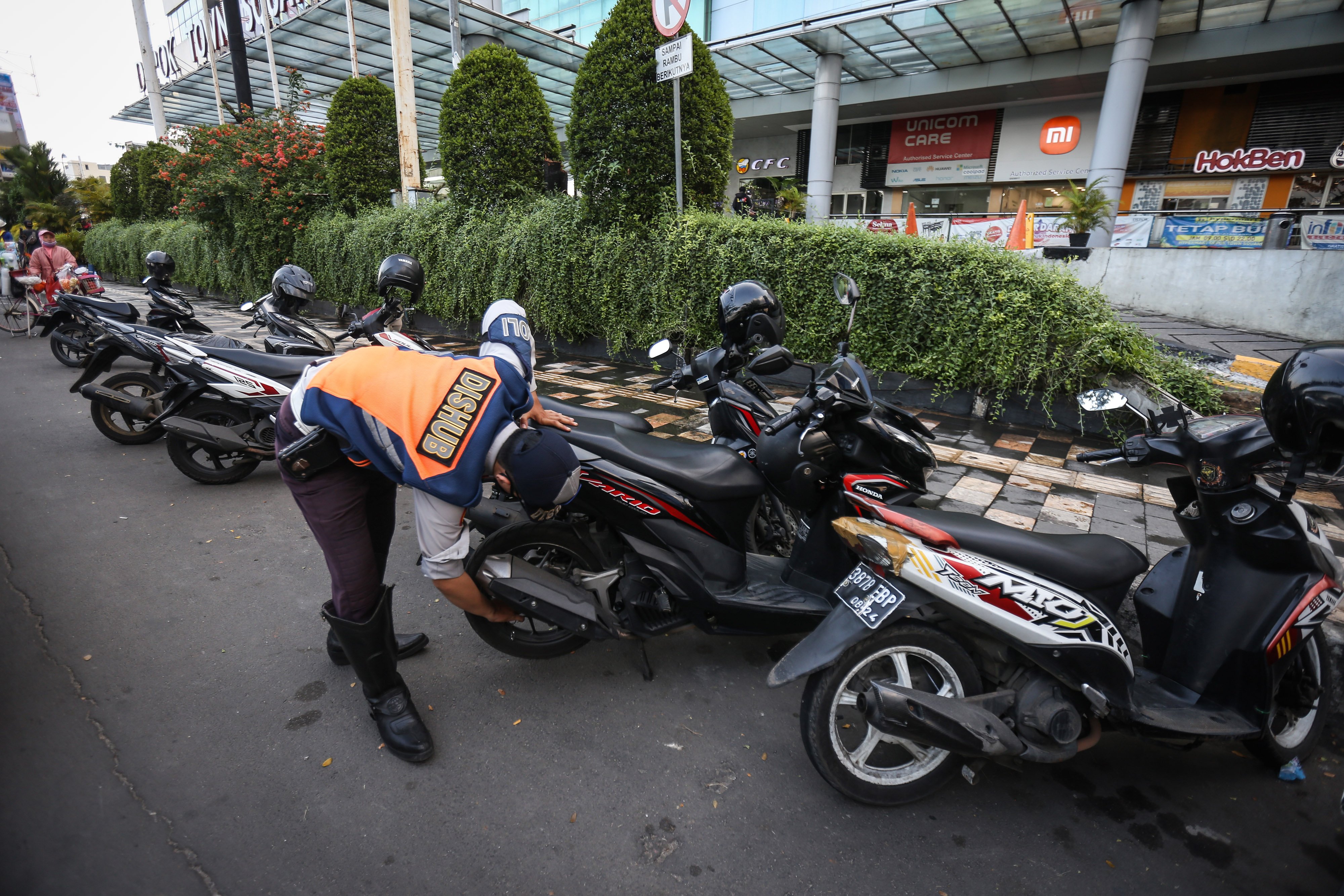 Keberadaan Juru Parkir Liar di Depok Meresahkan Warga