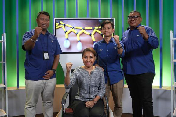 Tim produksi film pilihan Festival Film Bulanan dari Lokus 10.