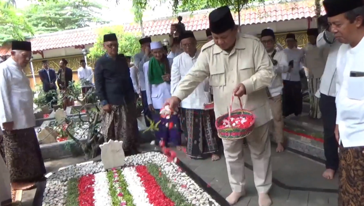 Bakal capres Prabowo Subianto ziarah ke makan Gus Dur di Ponpes Tebu Ireng, Jawa Timur.