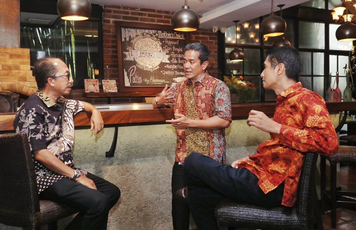 Direktur Utama Cipta Kridatama (CK) Feriwan Sinatra (kiri), Direktur CK Andi Mangkona (tengah), dan Direktur CK Yul Farmansyah Rusli.