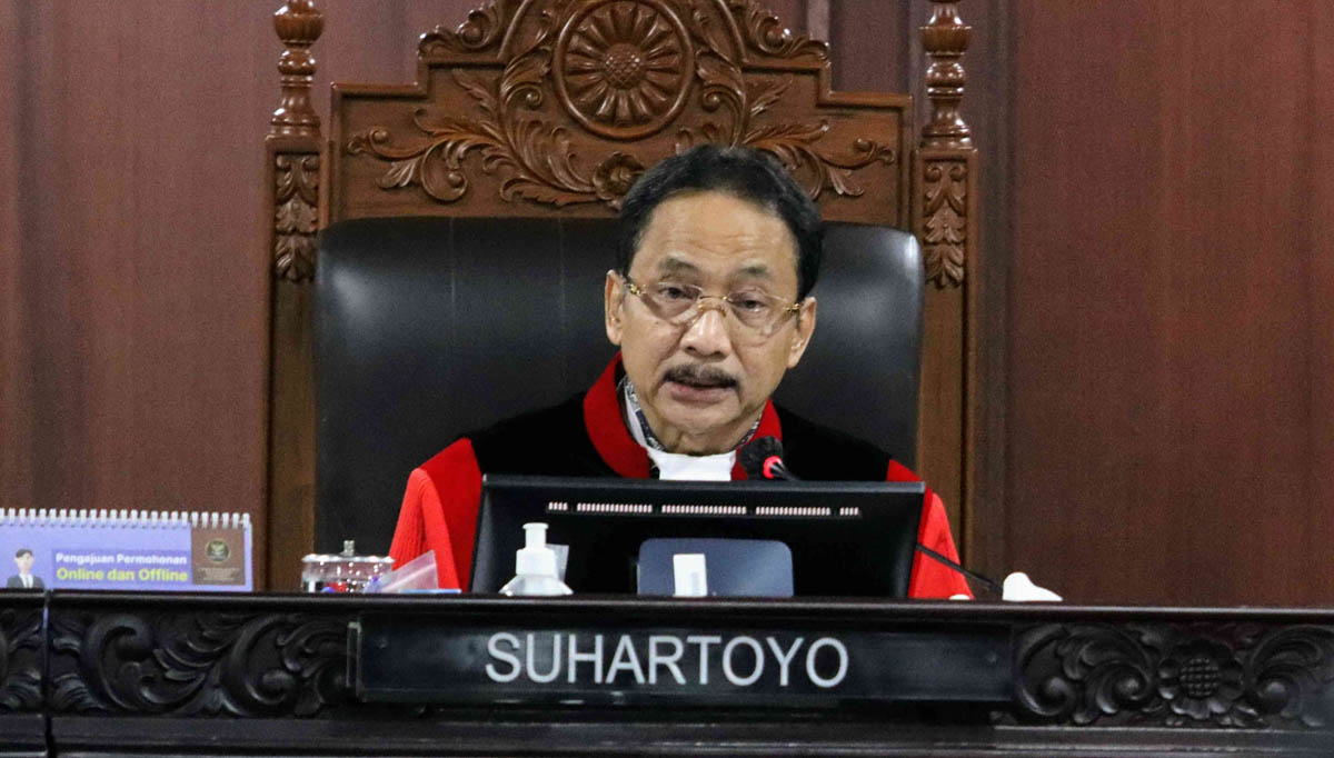 Suhartoyo mengaku tugasnya sebagai ketua MK cukup berat ditambah lagi mengembalikan kepercayaan publik terhadap lembaga ini.