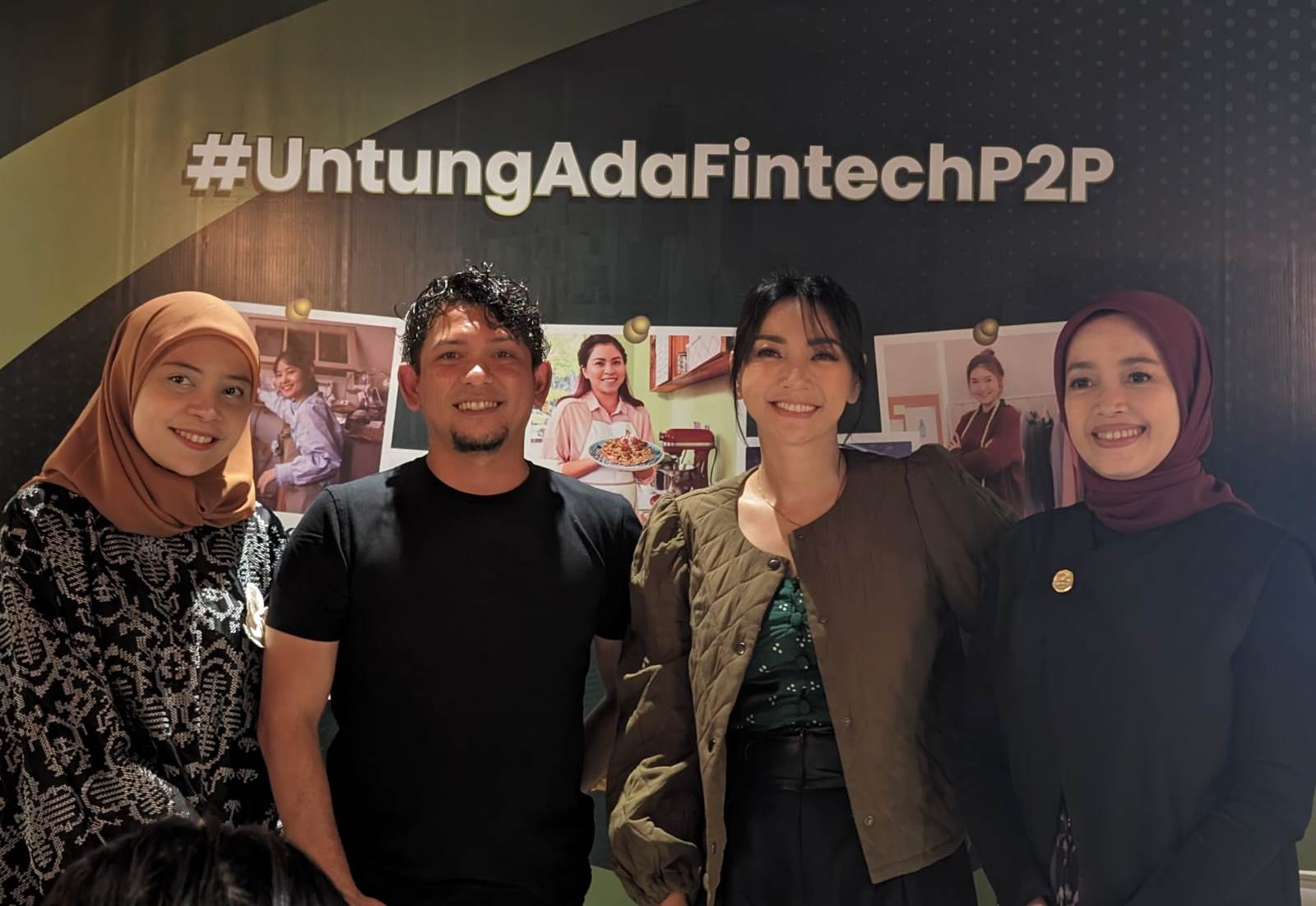 Sejumlah pengusaha dalam talkshow inspiratif bertema Pengusaha sukses #UntungAdaFintechP2P, di Jakarta, Kamis (23/11).