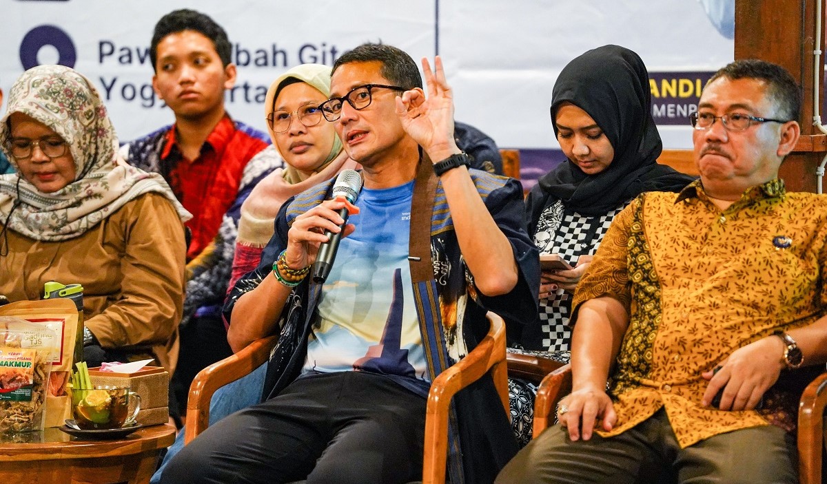 Sandiaga bersama pelaku UMKM