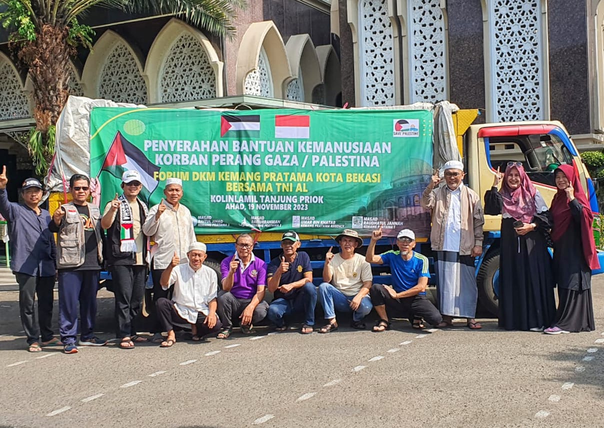 Bantuan kemanusian dari Forum DKM se-Kemang Pratama, Bekasi, untuk warga Palestina.
