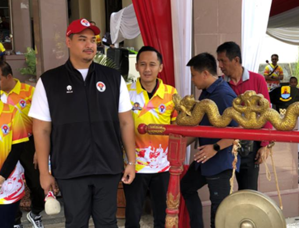 Menteri Pemuda dan Olahraga (Menpora) Republik Indonesia Dito Ariotedjo membuka Kejuaraan Antar Kampung (Tarkam) tingkat Kabupaten Cirebon.