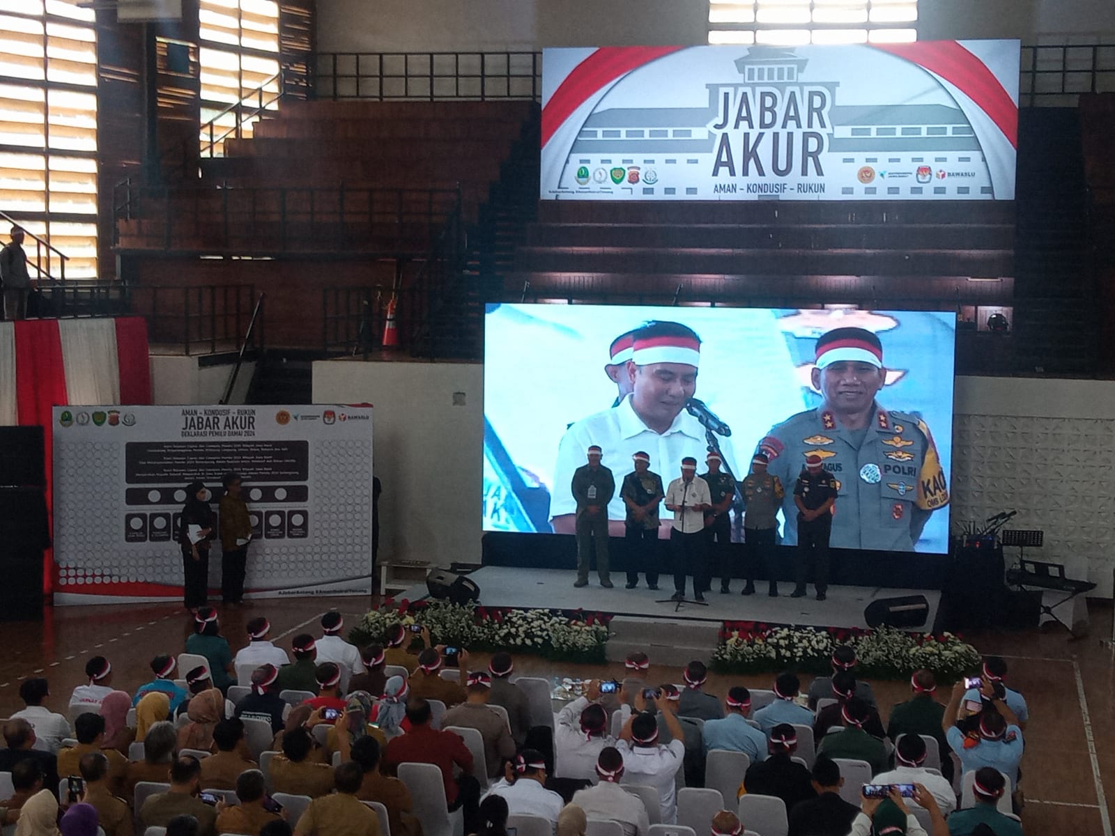 Deklarasi Jawa Barat Akur di GOR Saparua, Kota Bandung