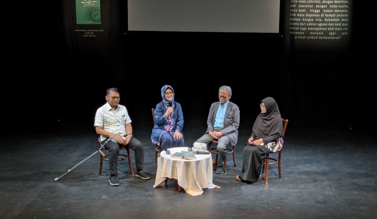 Sudirman Said meluncurkan buku berjudul Bergerak dengan Kewajaran di Teater Salihara