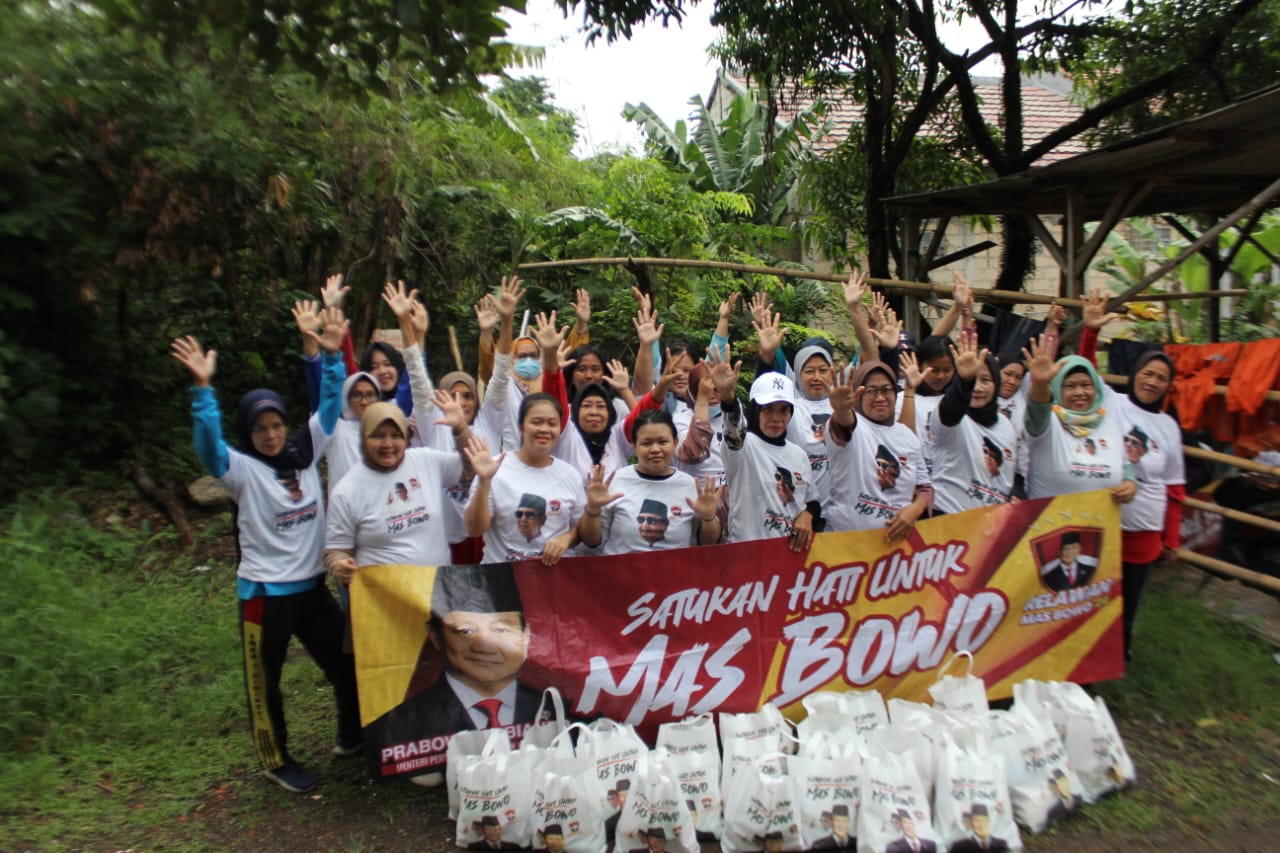 Relawan Mas Bowo mengajak masyarakat Kabupaten Bogor untuk berpartisipasi dalam acara Jalan Sehat dan Bagi Sembako pada Sabtu 918/11).