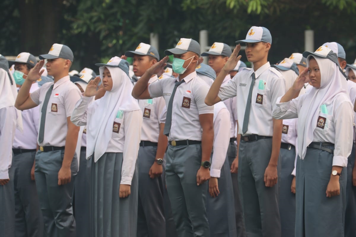 Ilustrasi--pelajar mengikuti upacara