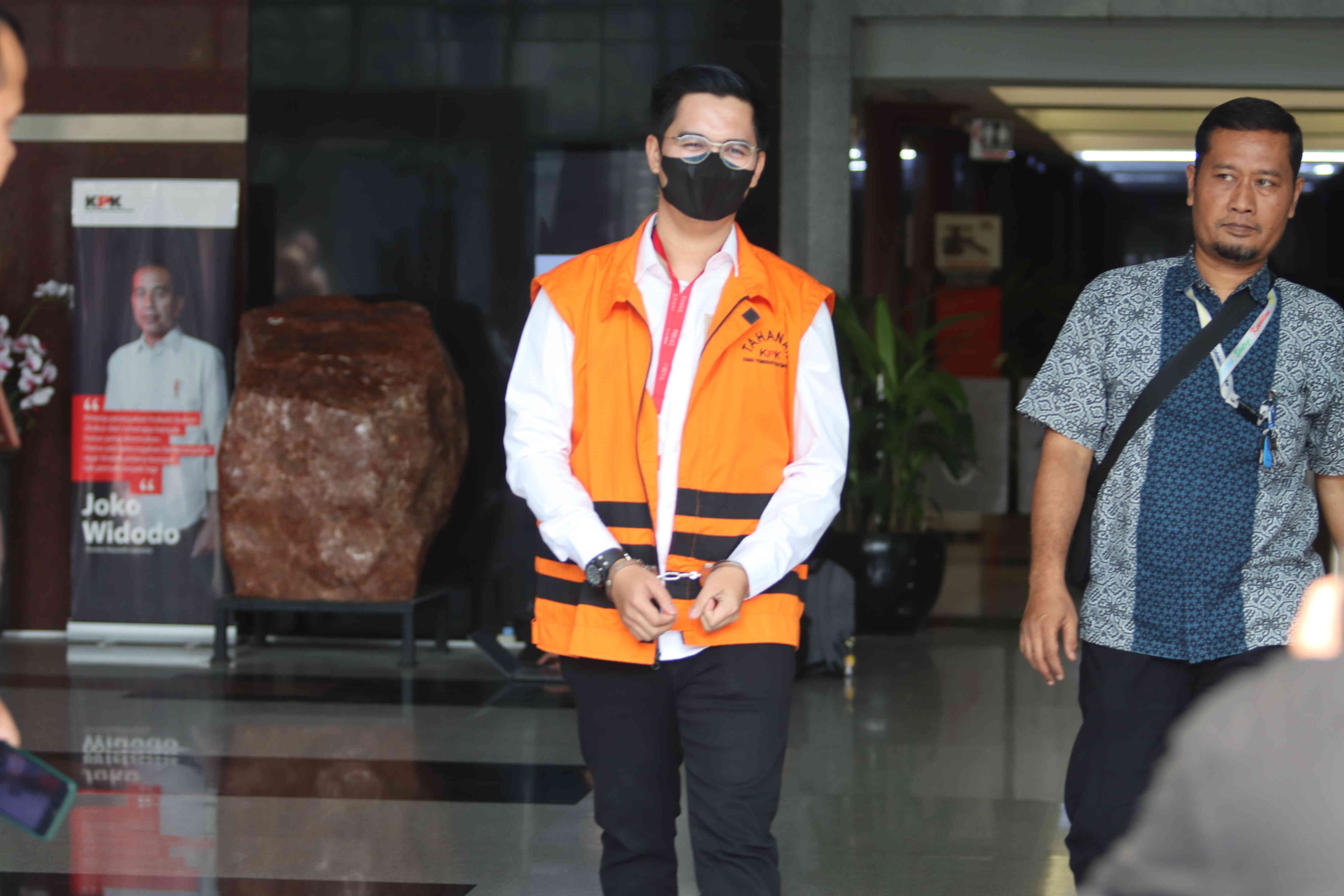 Tersangka Wiraswasta/eks Komisaris Independen PT Wika Beton Dadan Tri Yudianto