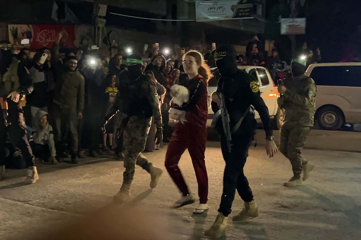 12 Sandera Dibebaskan Hamas