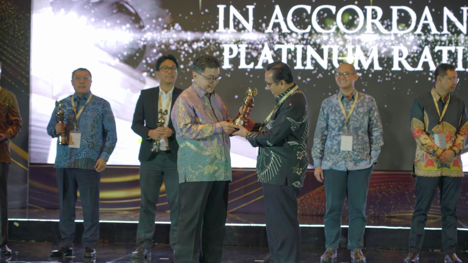 Bio Farma kembali Raih Penghargaan Platinum pada Ajang Asia Sustainability Reporting Rating 2023