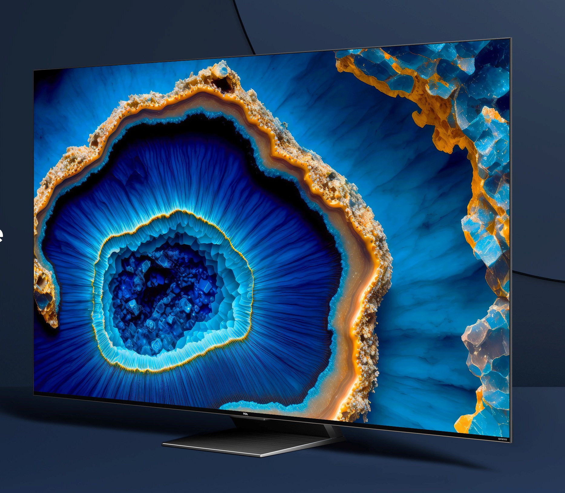  TCL meluncurkan dua produk TV berukuran 98” dalam acara National Dealer Gathering di Bali, baru-baru ini.