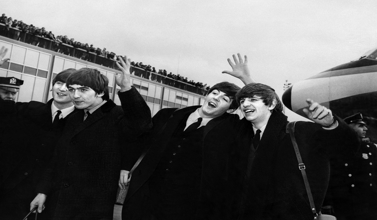 Band asal Liverpool The Beatles saat mendarat di Amerika Serikat pada 7 Februari 1964.