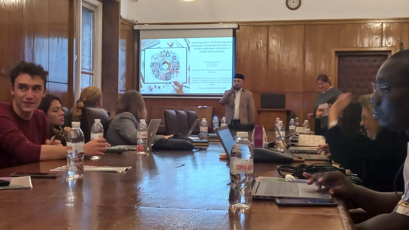 DOSEN Universitas Muhammadiyah Prof. DR. Hamka (Uhamka) Emaridial Ulza mengisi kuliah tamu di Sofia University, Bulgaria.