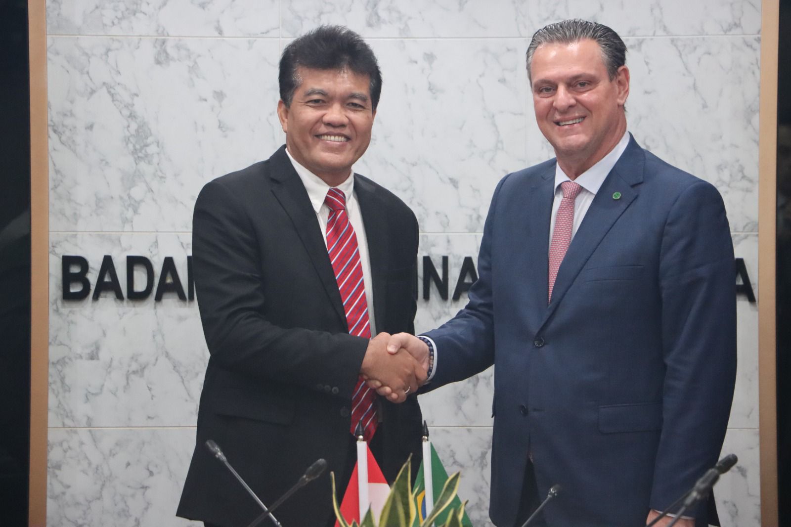 Kepala Badan Karantina Indonesia Sahat M Panggabean menerima kunjungan Menteri Pertanian Brasil Carlos Favaro.