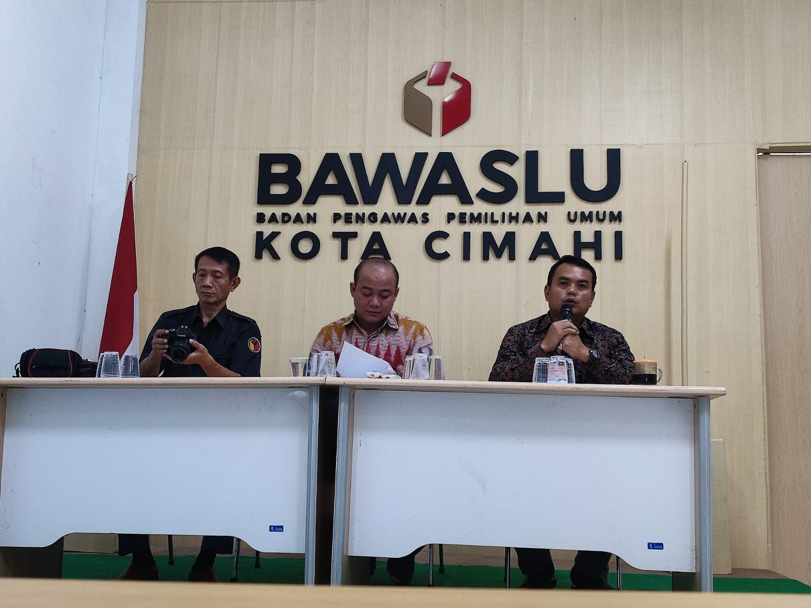 Anggota Bawaslu Kota Cimahi menyampaikan imbauan pada partai politik