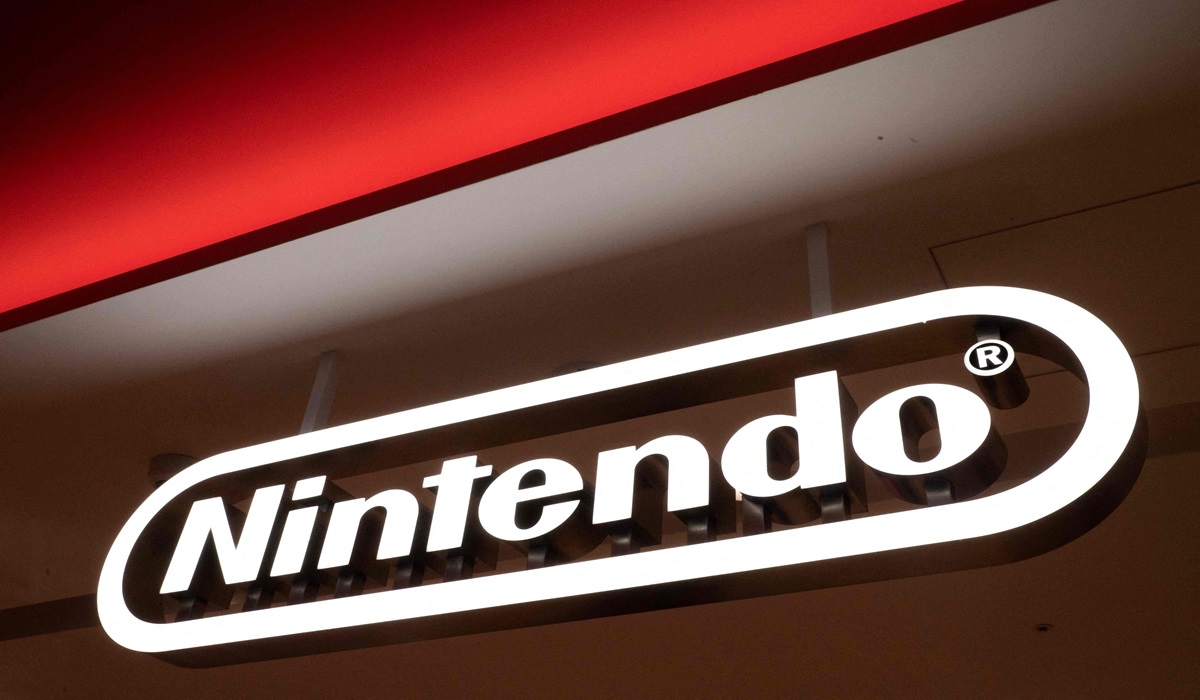 Logo Nintendo terlihat di sebuah toko di Tokyo, Jepang 