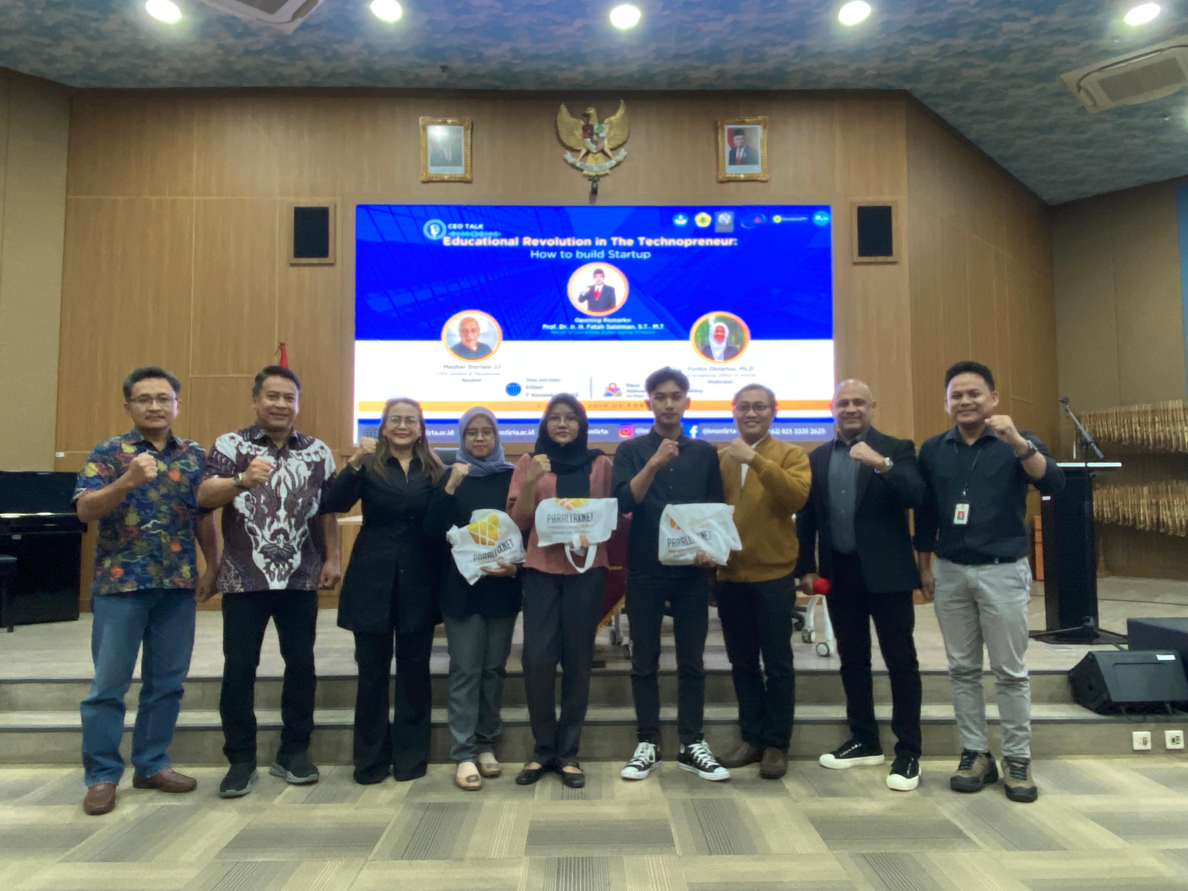Penandatanganan Mou antara Universitas Tirtayasa dan Parallaxnet di Serang, Banten, Selasa (7/11).