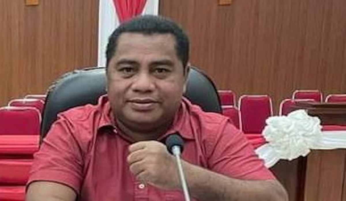 Ketua DPRD Maluku Benhur G Watubun