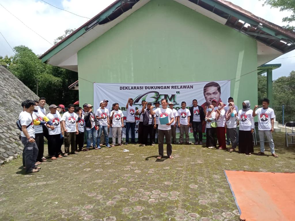 Sejumlah warga di Majalengka memberi dukungan pada bakal calon pemimpin nasional