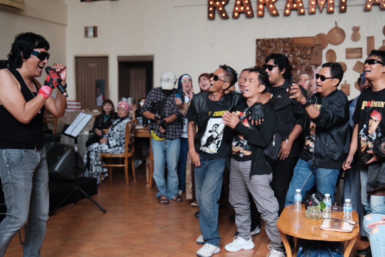 Rocker Ikang Fawzi menggelar konser intimate bertajuk Ikang Fawzi Rock You Concert di Kebayoran Baru, Jakarta, Minggu (26/11).