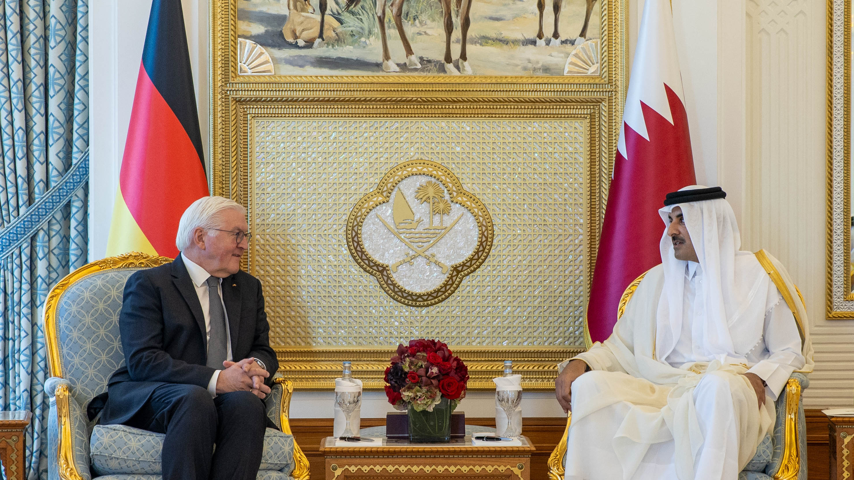 EMIR Qatar Tamim bin Hamad Al Thani dan Presiden Jerman Frank-Walter Steinmeier bertemu di Doha, Qatar, Rabu (29/11).