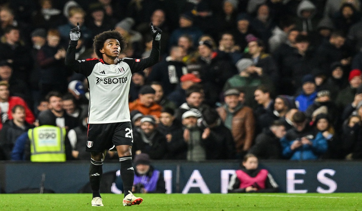 Gelandang Fulham Willian melakukan selebrasi usai mencetak gol ke gawang Wolverhampton Wanderers di laga Liga Primer Inggris.
