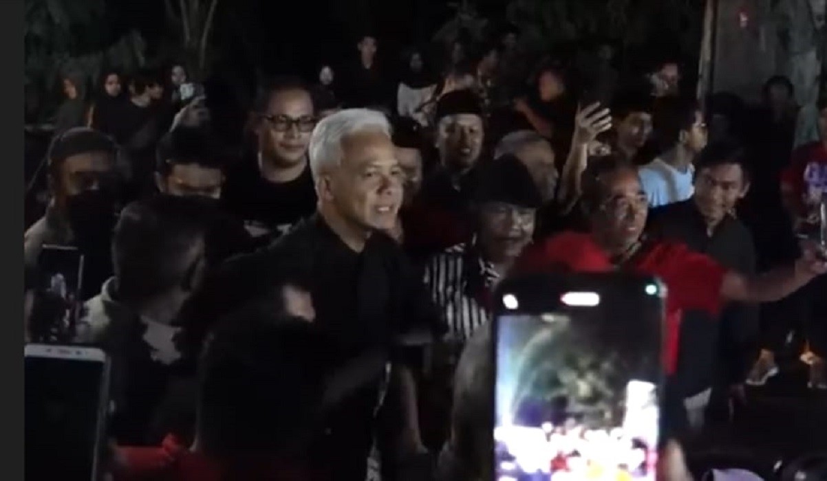 Meski Hujan, Warga Kulon Progo Antusias Sambut dan Diskusi Bareng Ganjar 