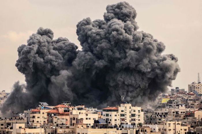 Serangan udara Israel di Kota Gaza, Palestina
