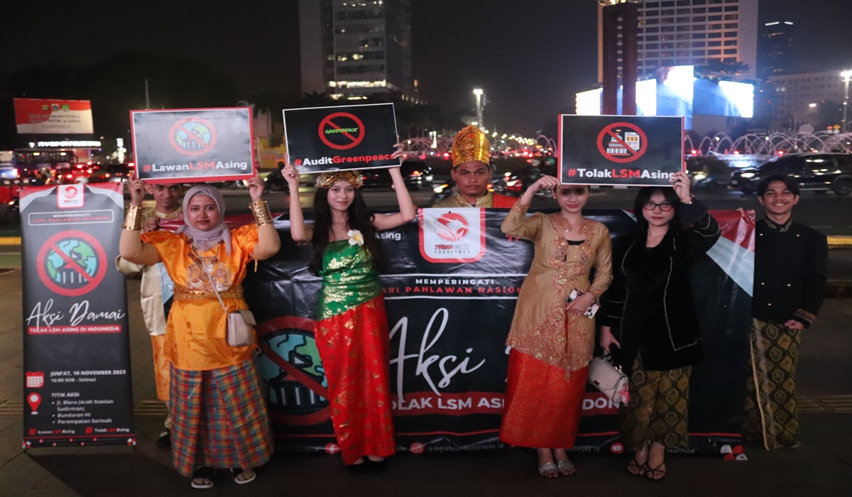 Aksi unjuk rasa yang digelar Merah Putih Institute