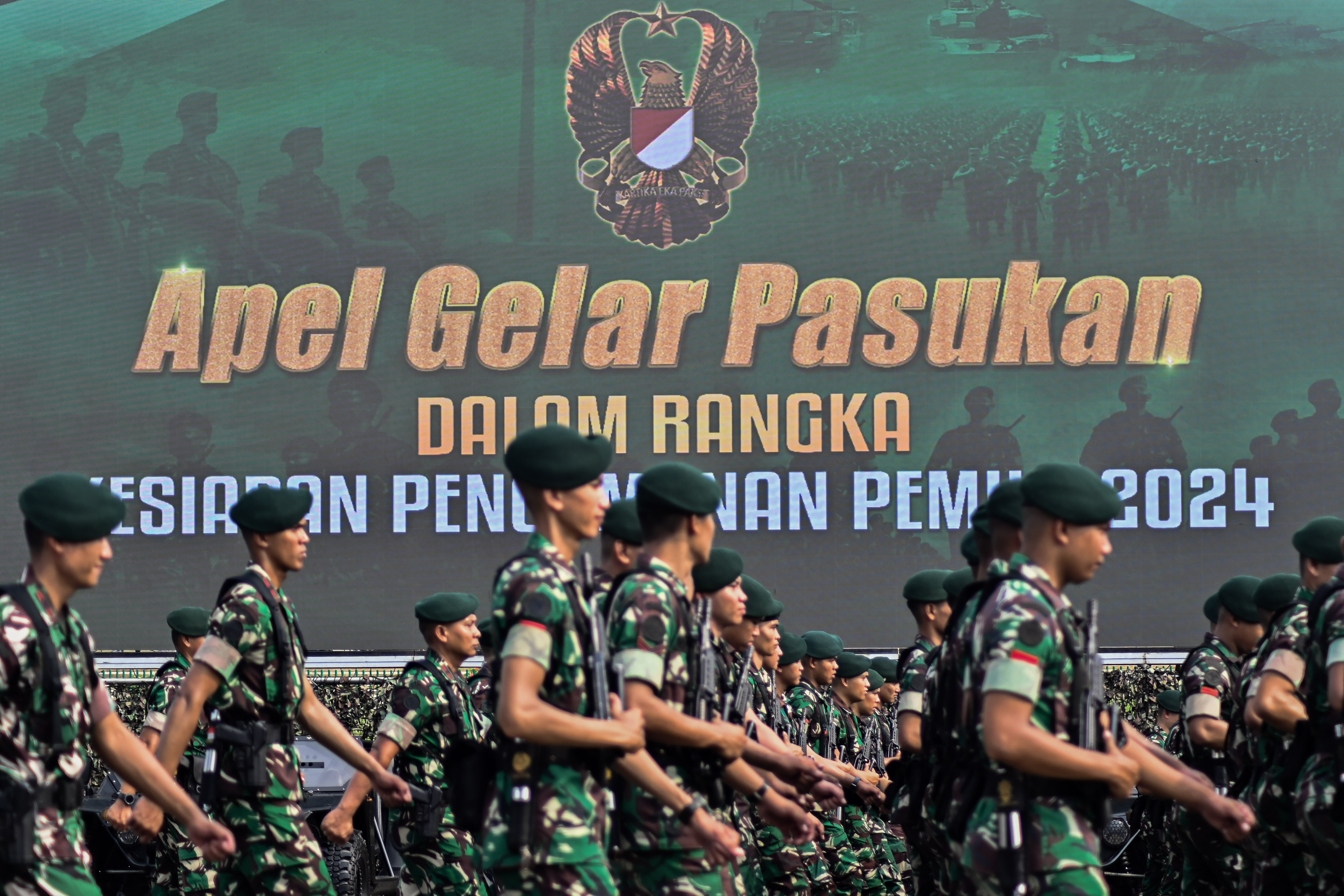Ilustrasi: sejumlah personel TNI AD saat mengikuti apel Gelar Pasukan Pengamanan Pemilu dan Deklarasi Pemilu Damai di Lapangan Silang Monas