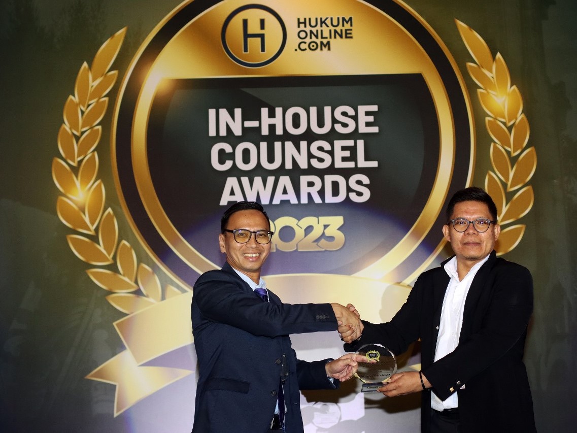 Lintasarta meraih Indonesian In-House Counsel Awards 2023 yang diselenggarakan Hukumonline.