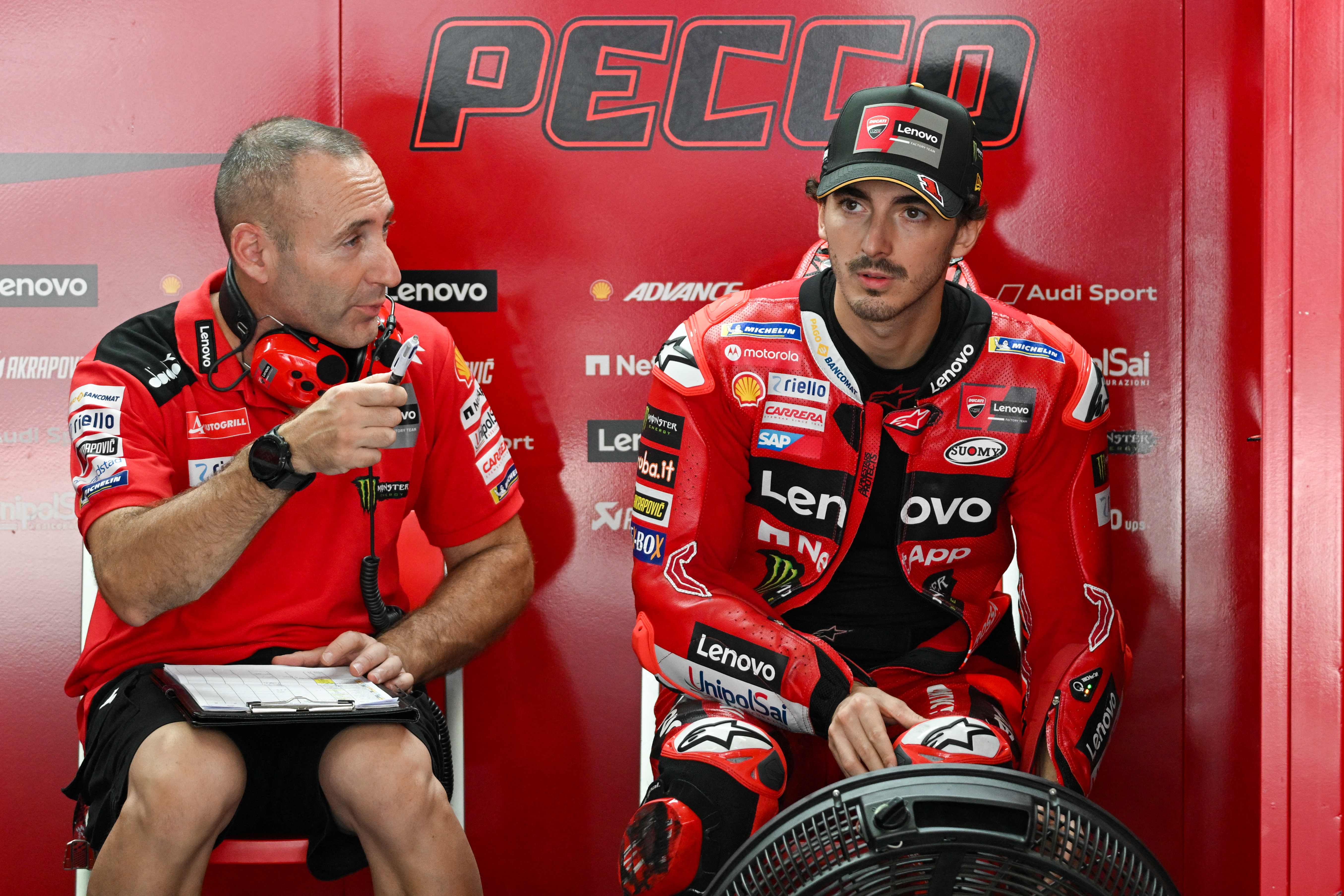 Francesco Bagnaia (kanan).