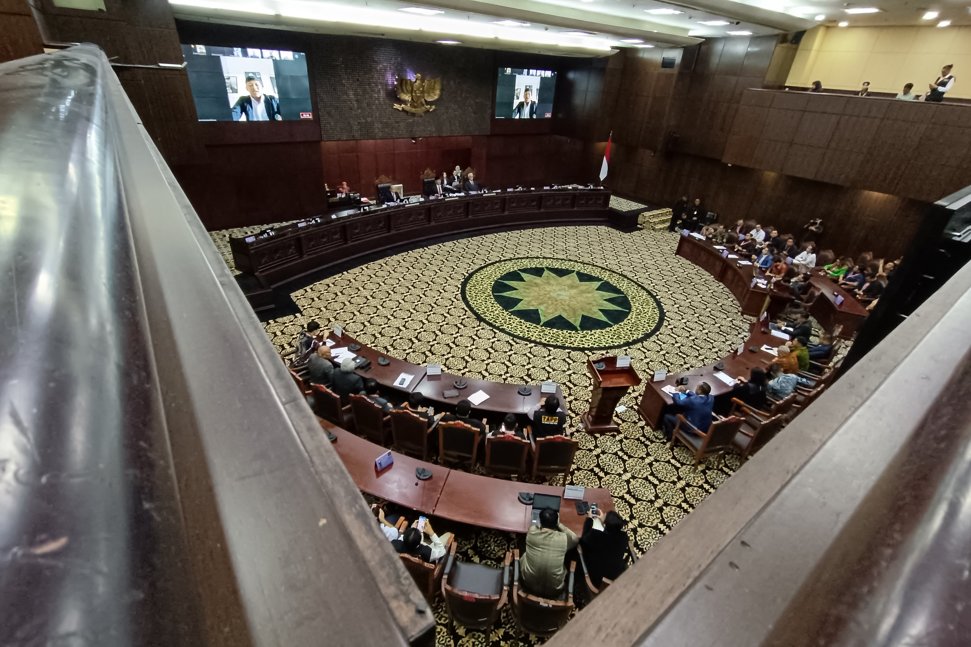 Suasana pembacaan putusan MKMK di ruang sidang utama Mahkamah Konstitusi (MK) 