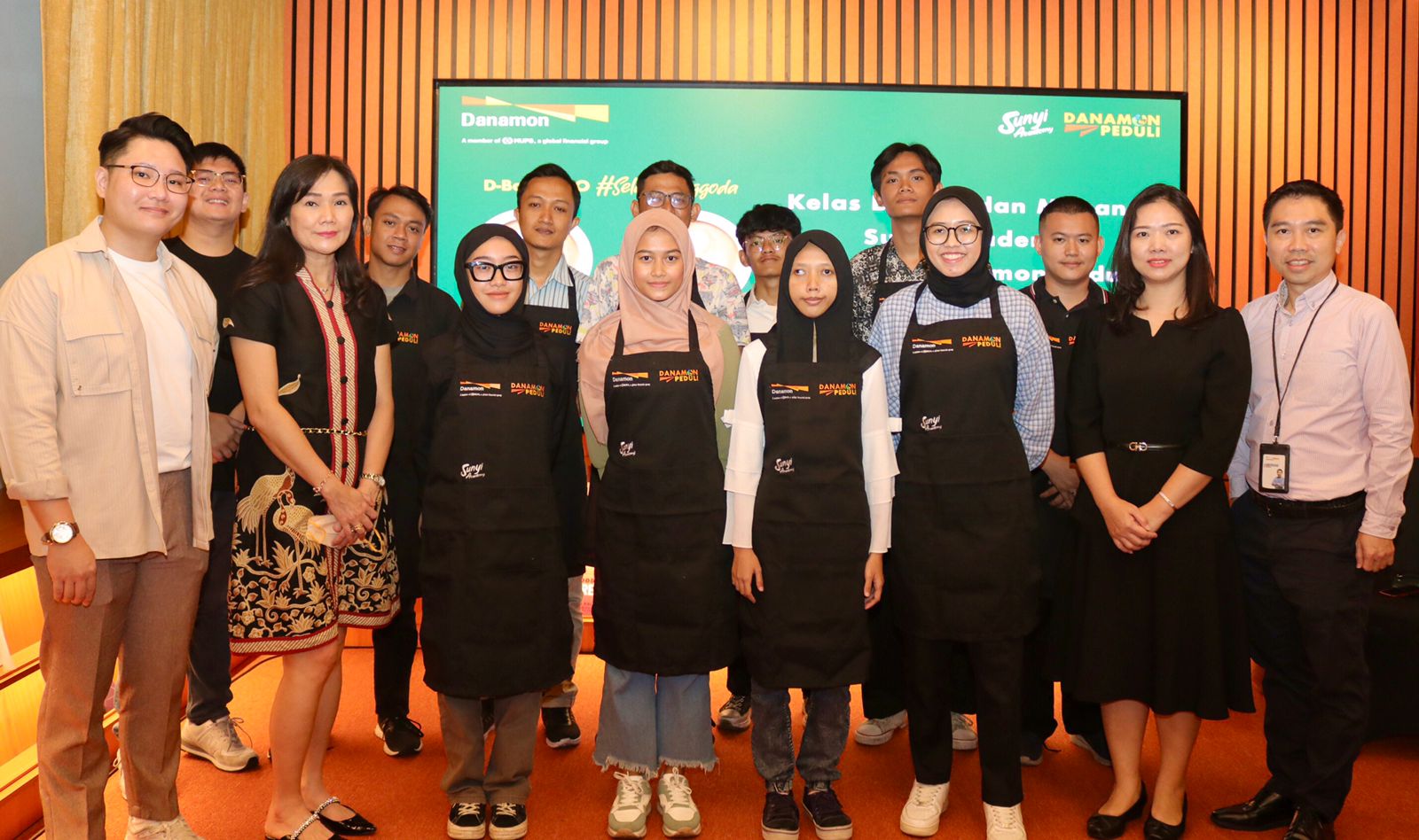 Para kawan difabel yang mengikuti program Pelatihan Kelas Barista & Magang yang digelar Danamon Peduli bekerja sama dengan Sunyi Academy.