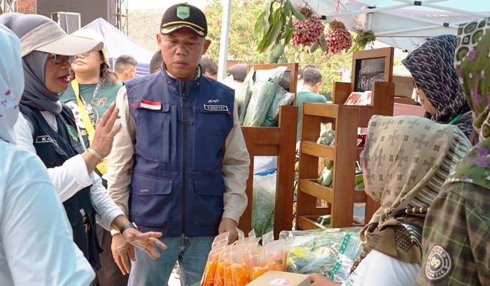 Asisten Daerah II Pemkab Subang, Hidayat, membuka Expo Produk Pertanian (X-Proper) di Subang, Jabar. 