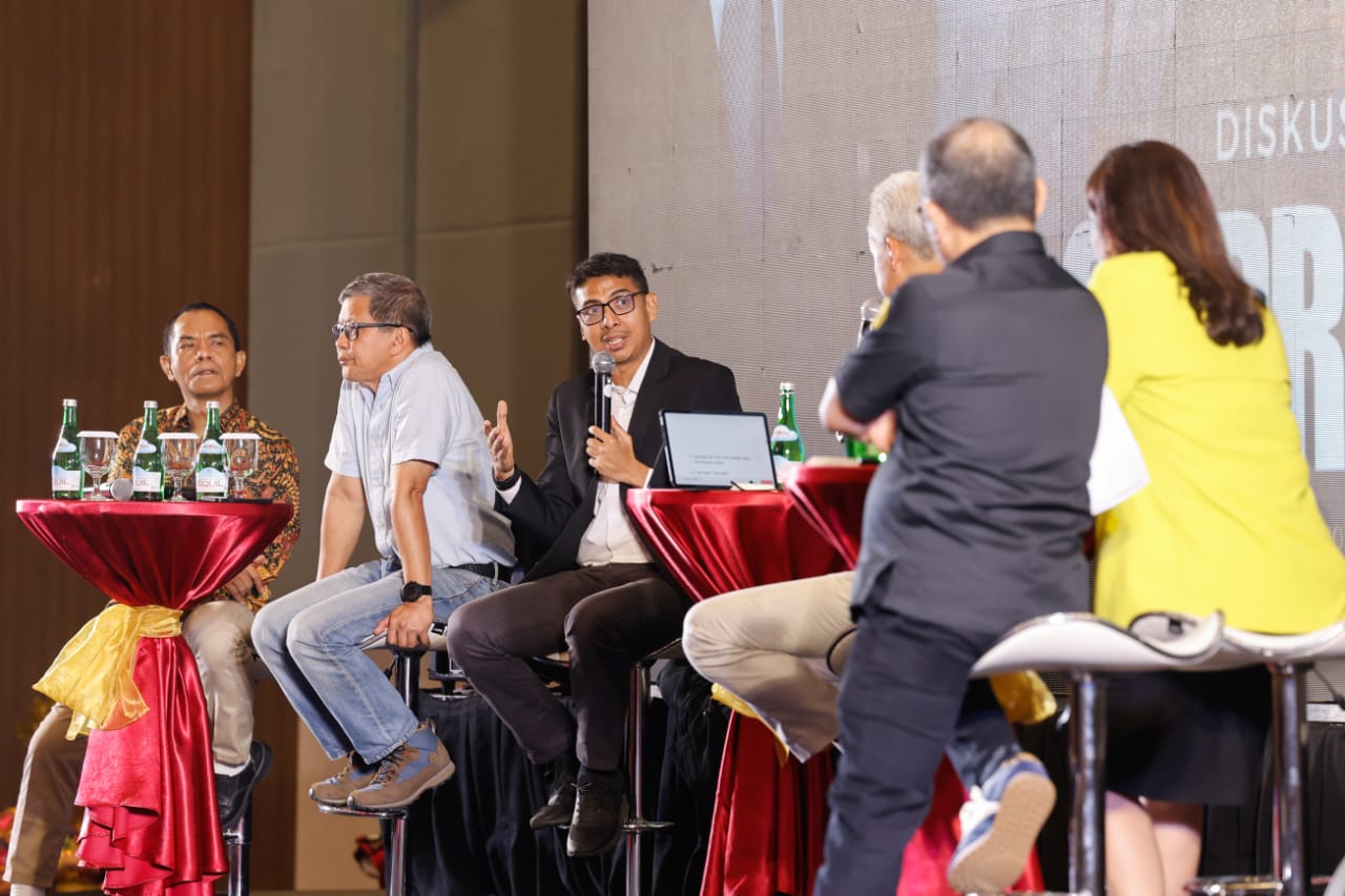 Sarasehan nasional yang diadakan oleh Ikatan Alumni Universitas Negeri Makassar