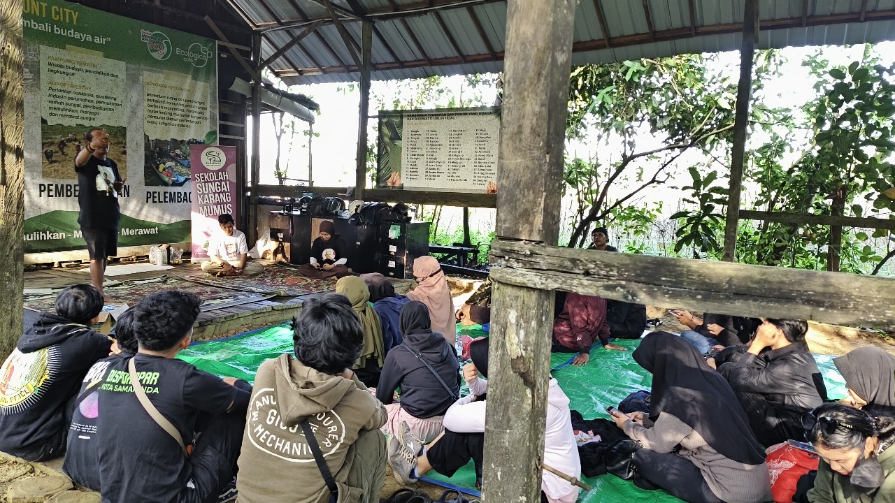 Edukasi pelestarian lingkungan